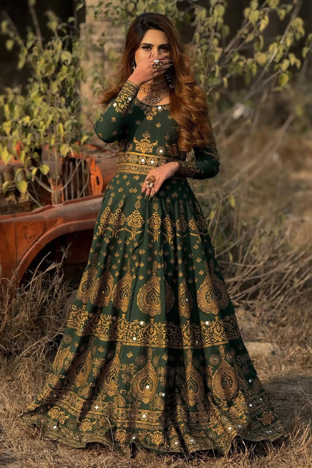Zar-e-Noor Anarkali
